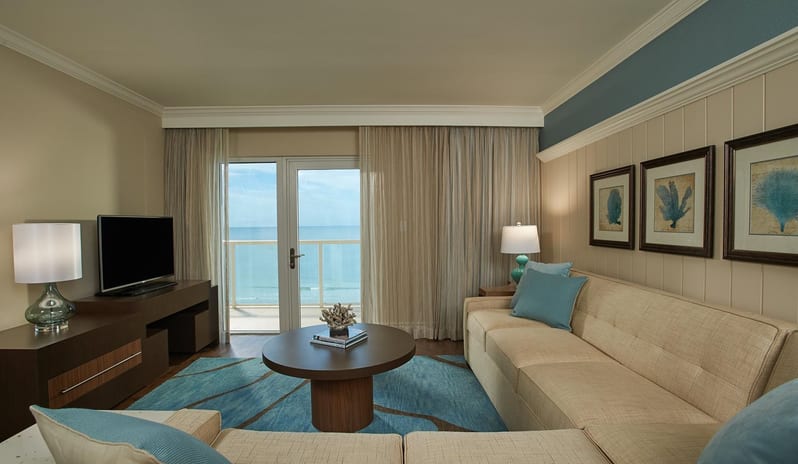 Edgewater Beach Hotel -  - Beach Front Suite Living